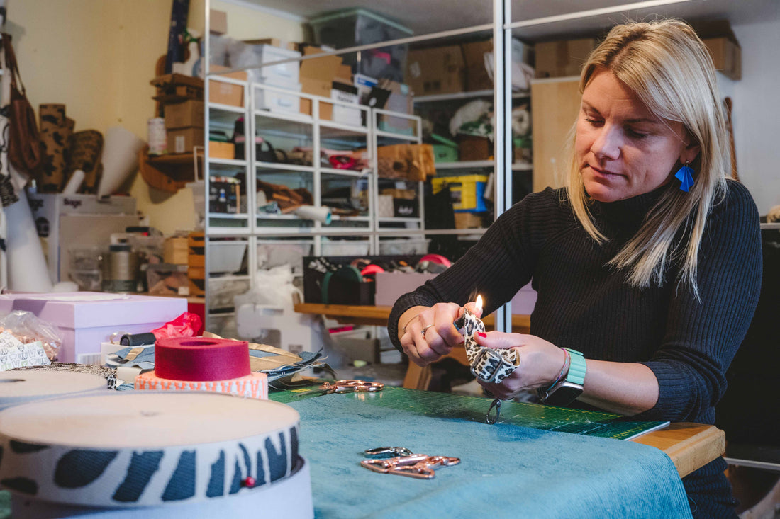 Unikate statt Kettenproduktion – Warum handgefertigte Taschen die bessere Wahl sind